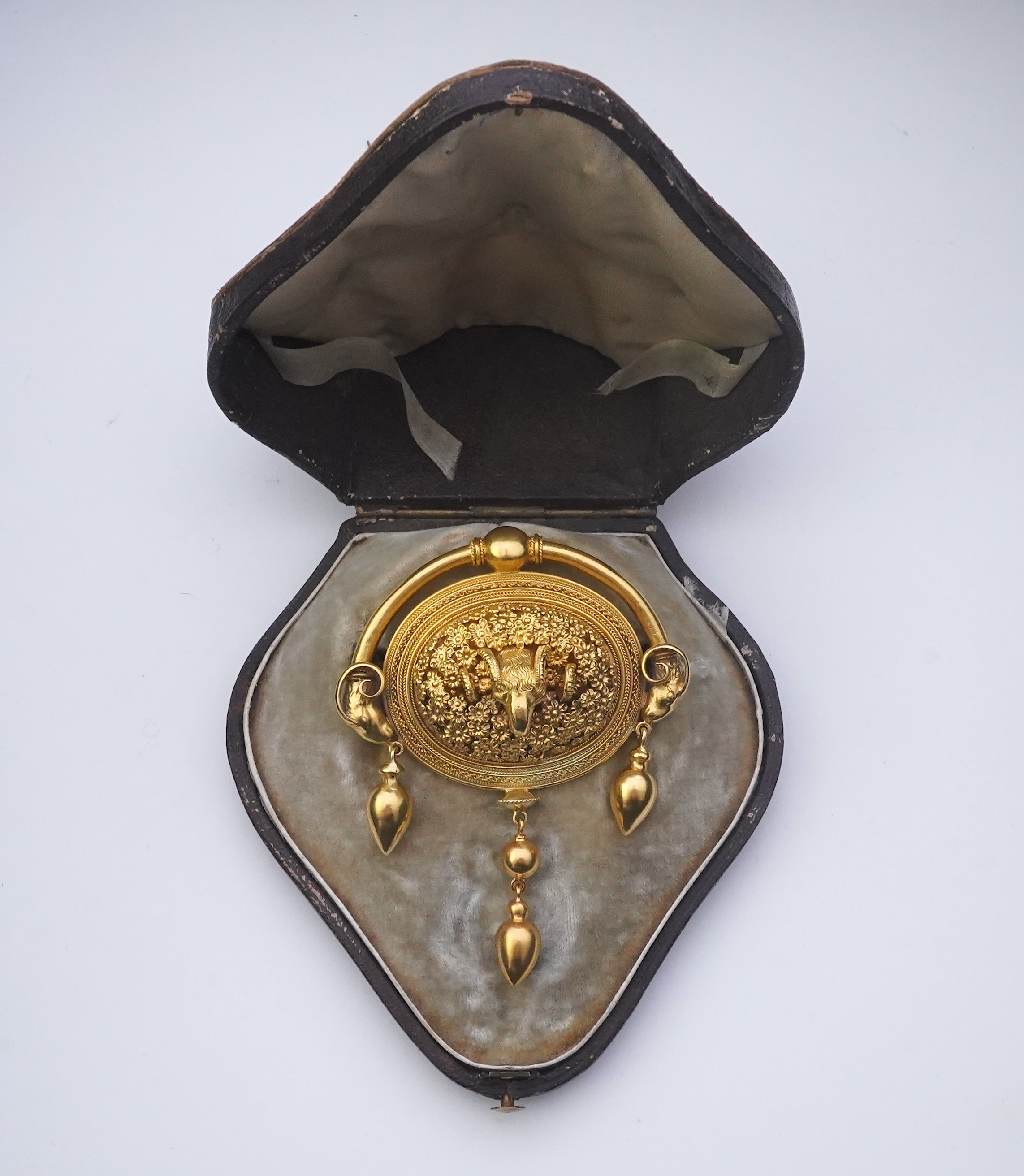 An Archaeological Revival gold brooch, Papal States, 1860s